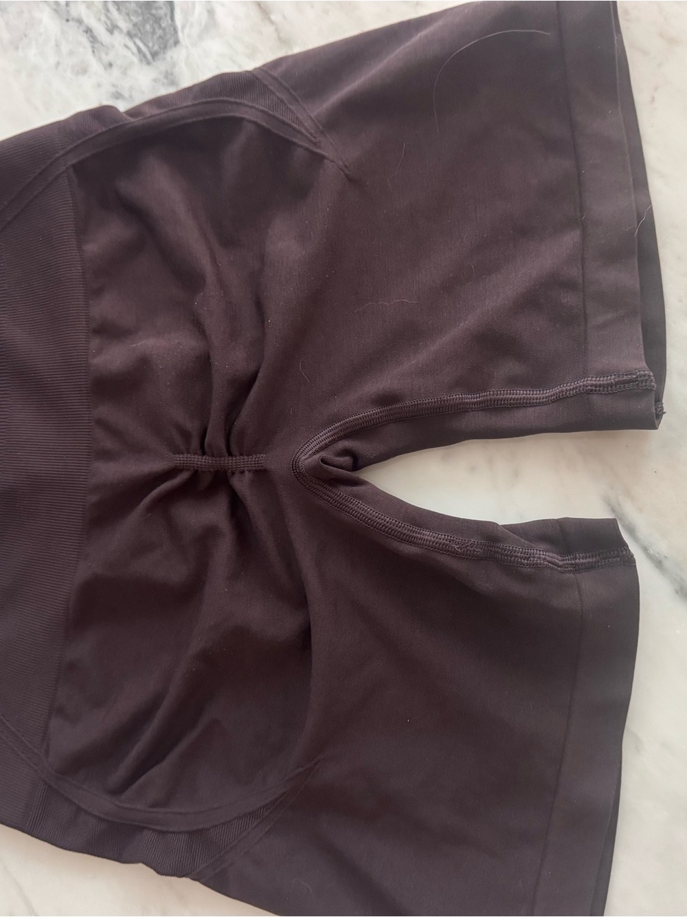 ONER ACTIVE EFFORTLESSLIFT™ SEAMLESS SHORTS WITH WHITE LOGO - PLUM BROWN MEDIUM - Picture 4 of 4